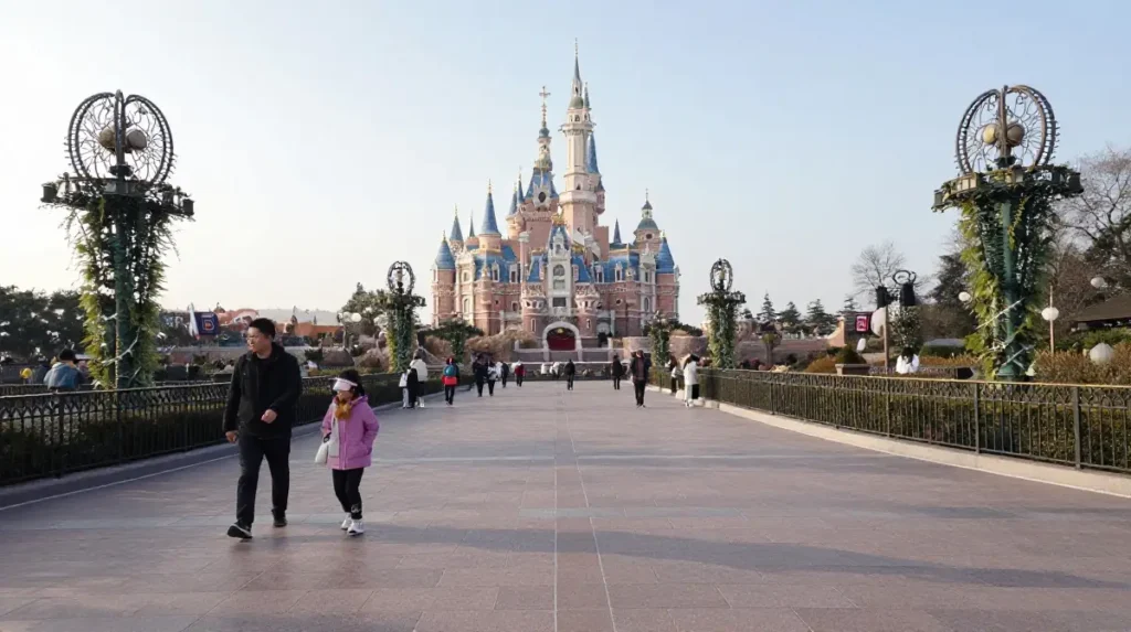 Visit During the Least Crowded Times of Year