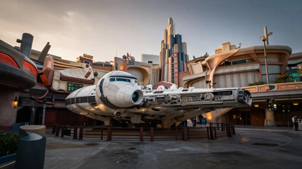 Visit Star Wars Galaxy's Edge at the Right Time