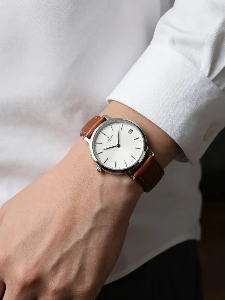 Why Minimal Accessories Often Say More Than a Closet Full of Them