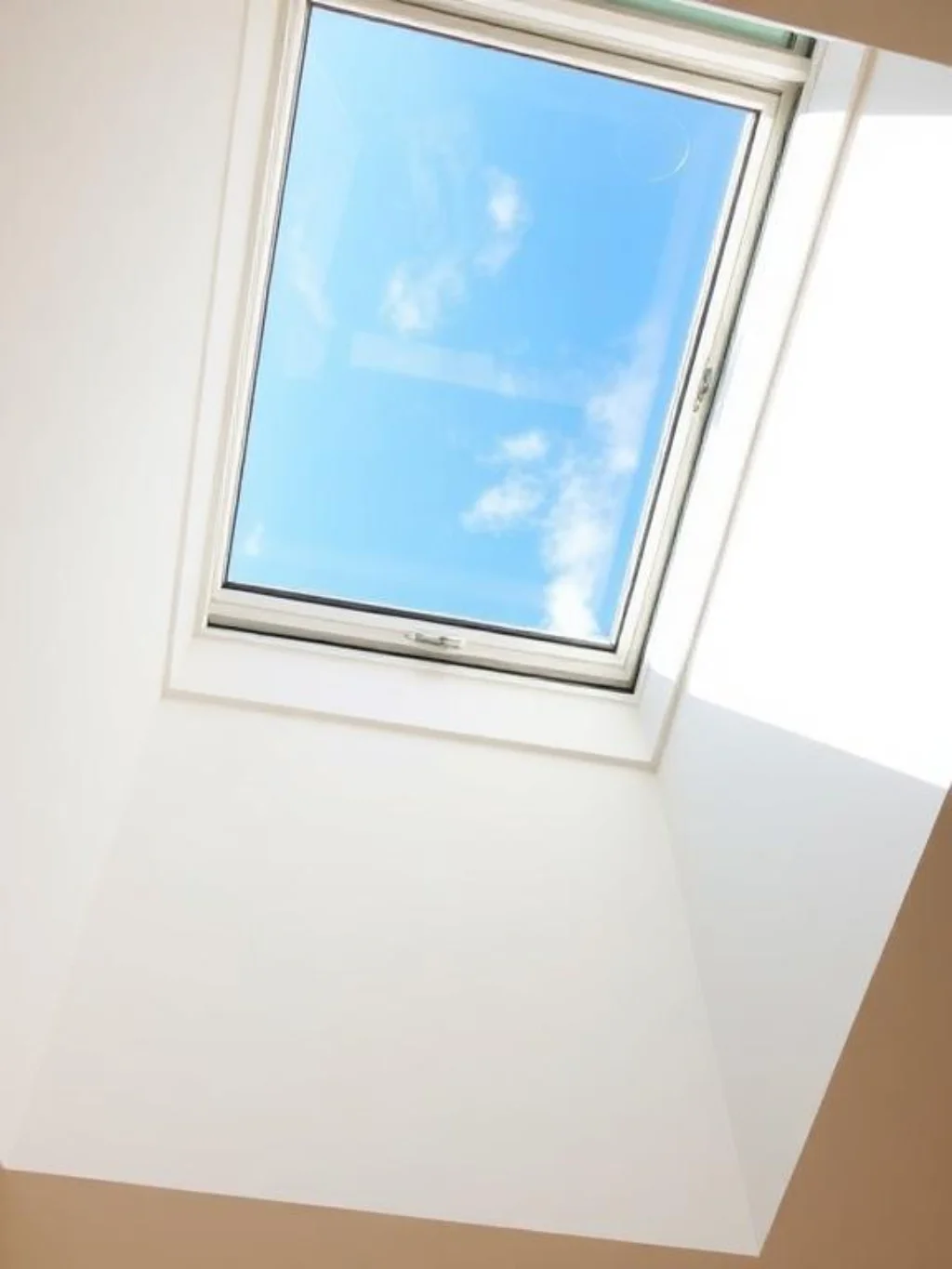 How Smart Ventilation Tames the Extreme Heat of Soaring High Ceilings