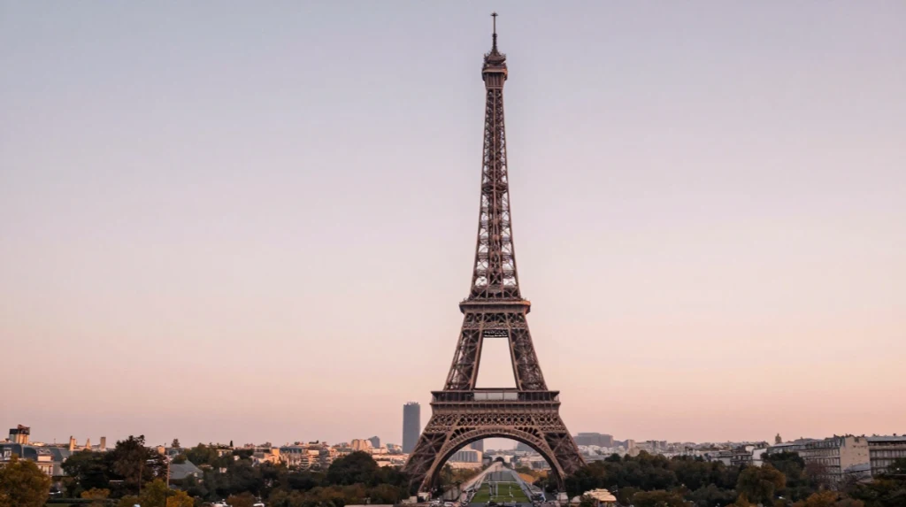 22 Paris Eiffel Tower Ideas for the Perfect French Getaway