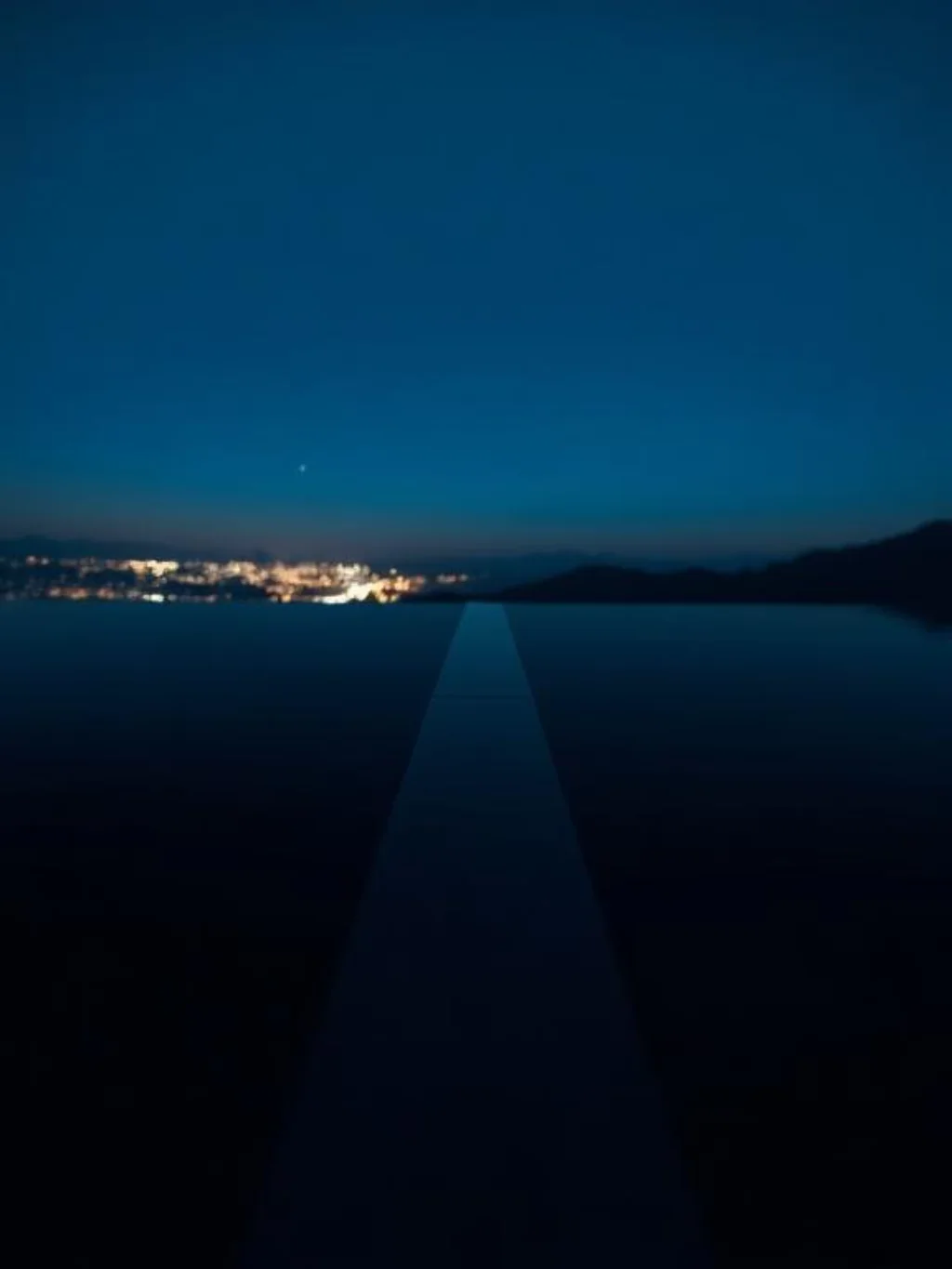 Infinity Pools in Small Spaces — the Optical Trick That Expands Everything
