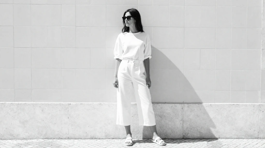 Monochrome Travel Outfit Ideas